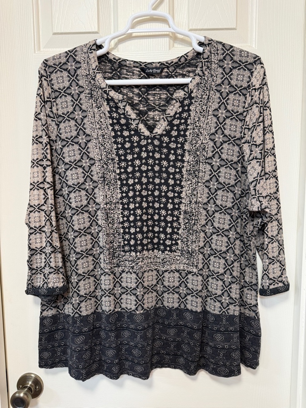 Lucky Brand Black and Cream Printed V-Neck Tunic Top
